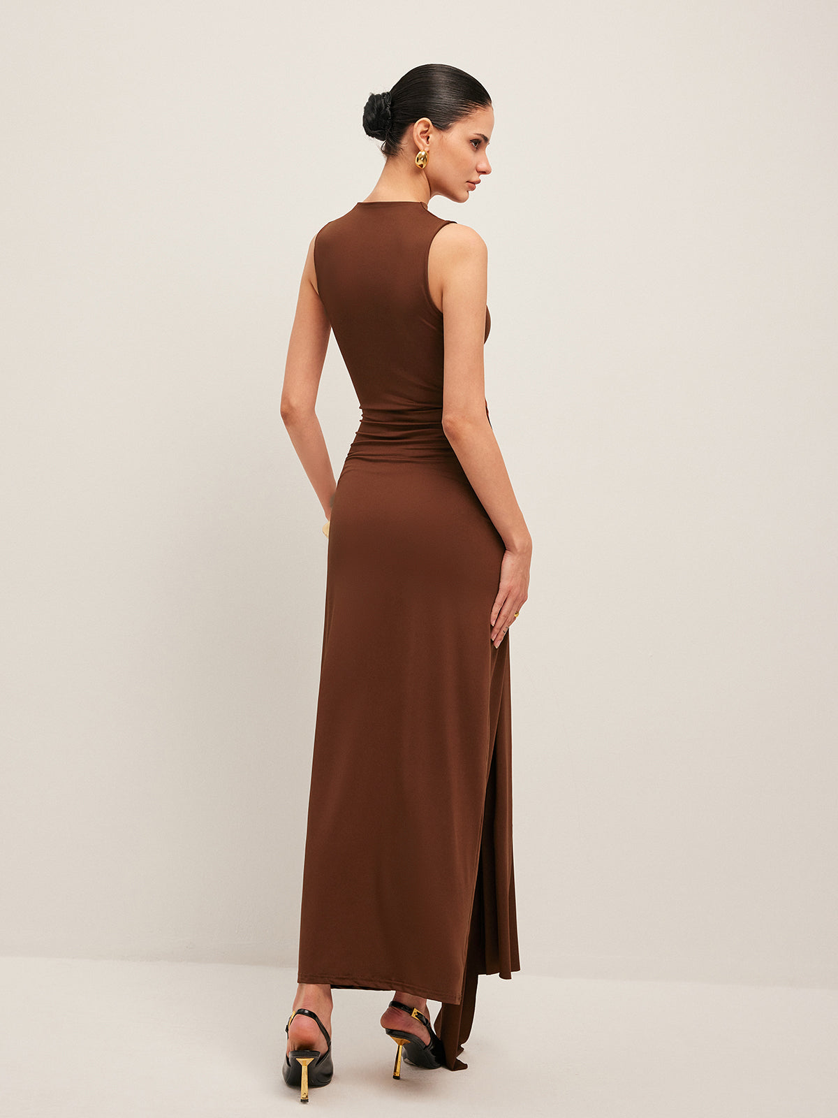 Hazel Doe Haven Brown Twisted Knot Crew Neck Sleeveless Jersey Maxi Dress 06