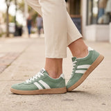 Maggie | Orthopedic Retro Court Sneakers - Green - Tillybelle