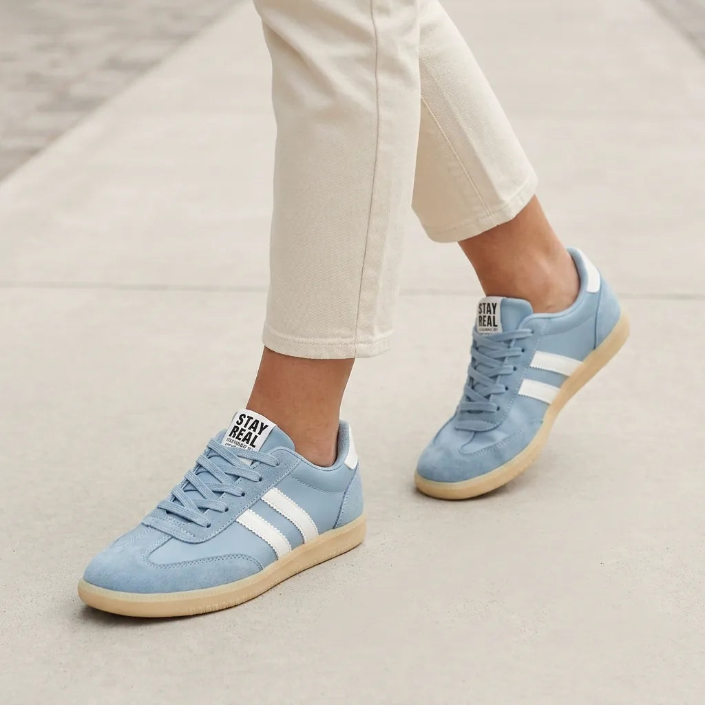 Maggie | Orthopedic Retro Court Sneakers - Light blue - Tillybelle